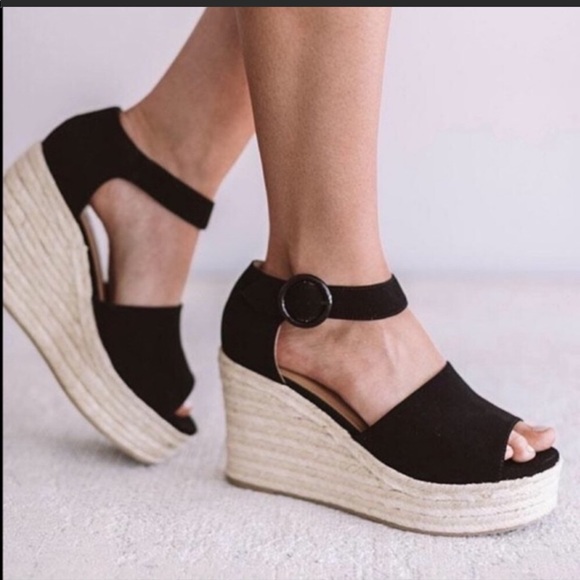 Brand New AVERY Black Wedge - Picture 2 of 4